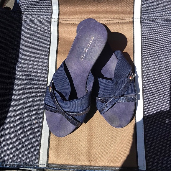 Bandolino Shoes - Bandolino flex-blue sz 7.5 worn a-couple of times. Bandolino Shoes - Bandolino flex-blue sz 7.5 worn a-couple of times.